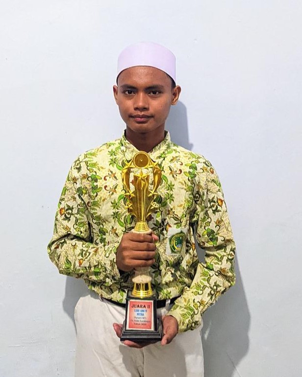 Juara II Lari 400M Putra